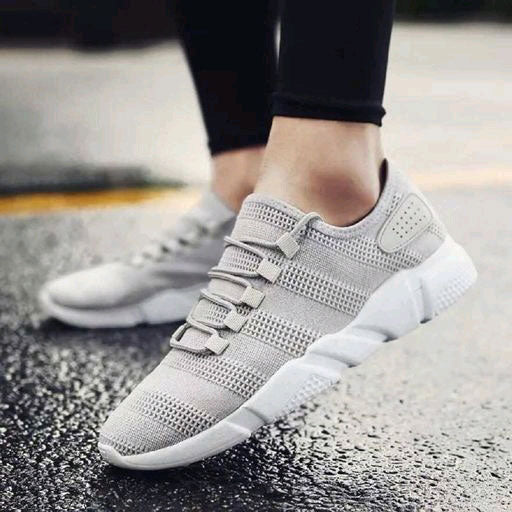 Trendy Standard Men's Sports Shoes